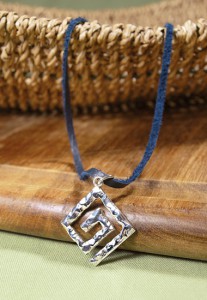 This ancient geometric shape transcends time. With it’s water surface texture it’s a token that symbolizes the energy and movement of life. It also represents the bonds of love, friendship, and devotion. The Meander makes a great gift for a friend, family member, or as a set for a newly married couple.